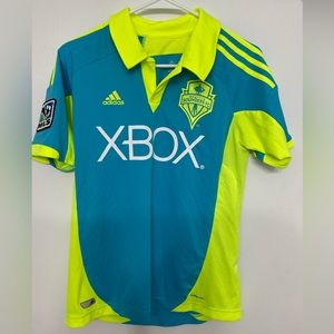 Youth Large New With Tags Sounders Throwback Jersey with Collar